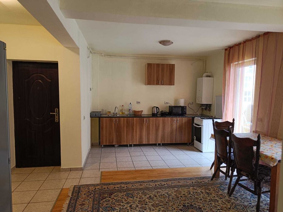 Închiriez ap. 2 camere, spațios, Florești zona Porii