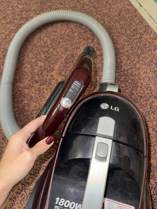 Продается рабочий пылесос LG