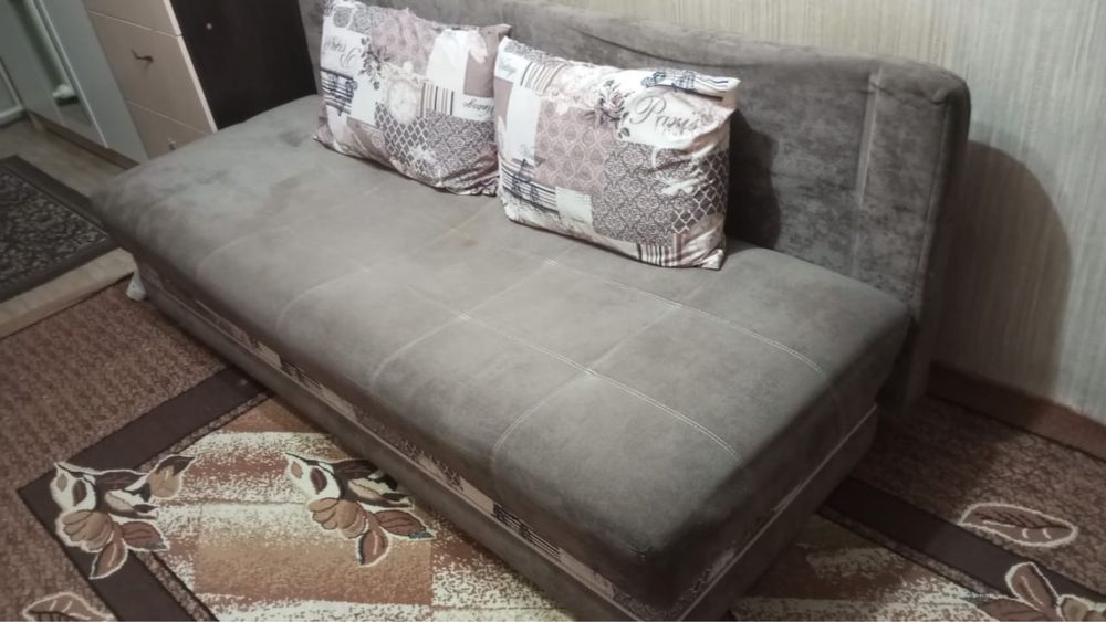 Продам диван в неплохом состоянии
