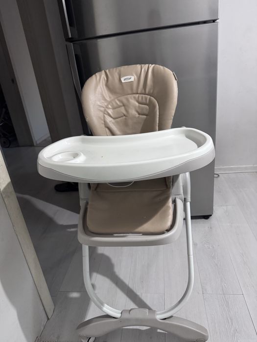 Продаю коляску,игровую,манеж,стол