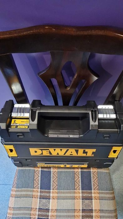 Акумулаторен Винтовер  "Dewalt" 18V - DCD796D2