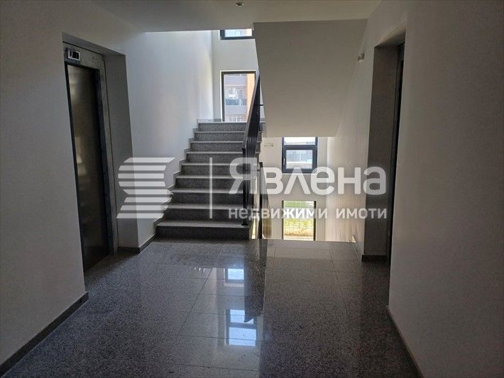 Продава се Тристаен апартамент в София, Малинова долина - 95 кв.м за 1948 €/кв.м - Снимка #2