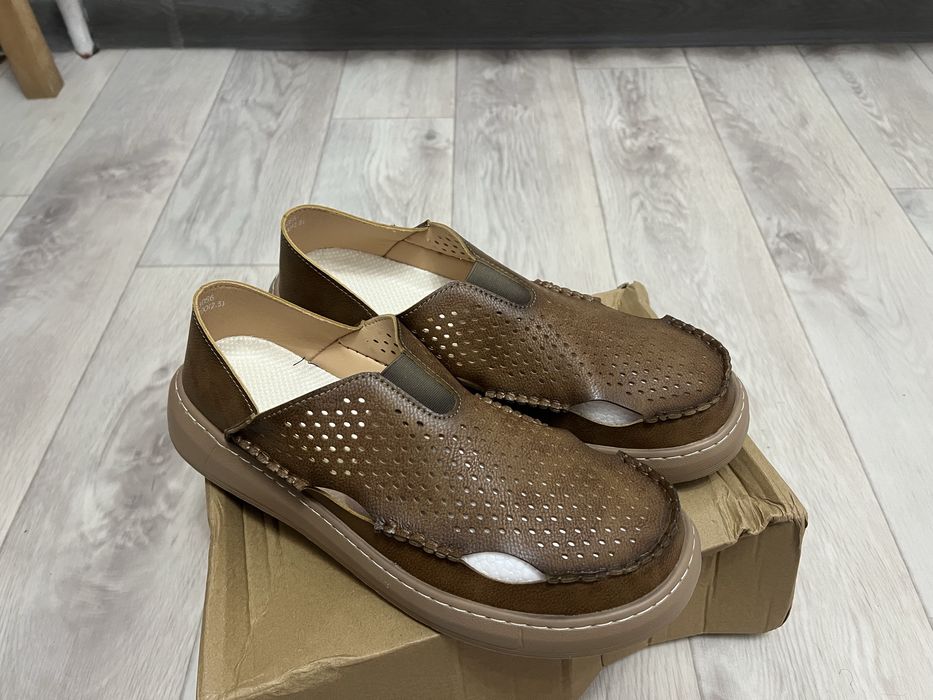 Продам сандали кожаные.