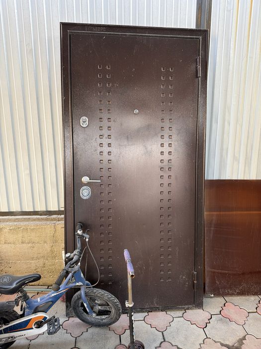 Двери железные уличный