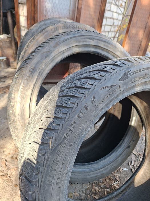 Продам шины 255/40/19