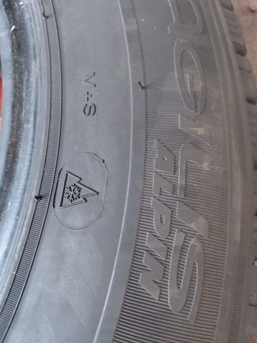 235/65/16С" Michelin 2бр.гуми