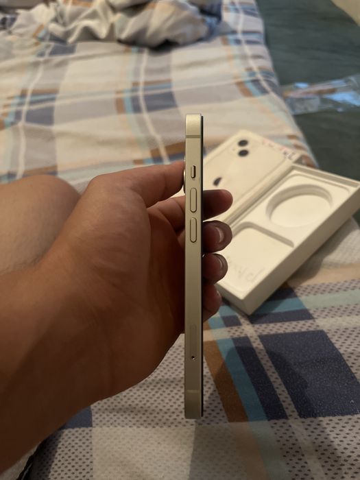 iPhone 13 128гб в белом цвете