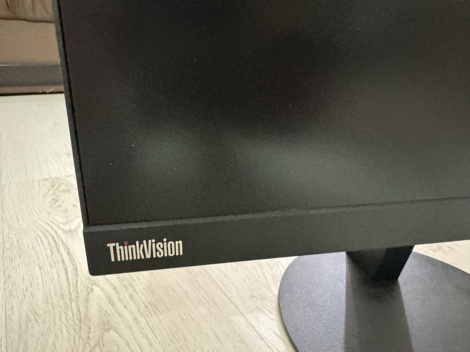 Професионален Монитор Lenovo T24i-10