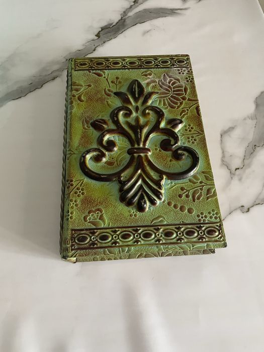 Продам шкатулку-книжку