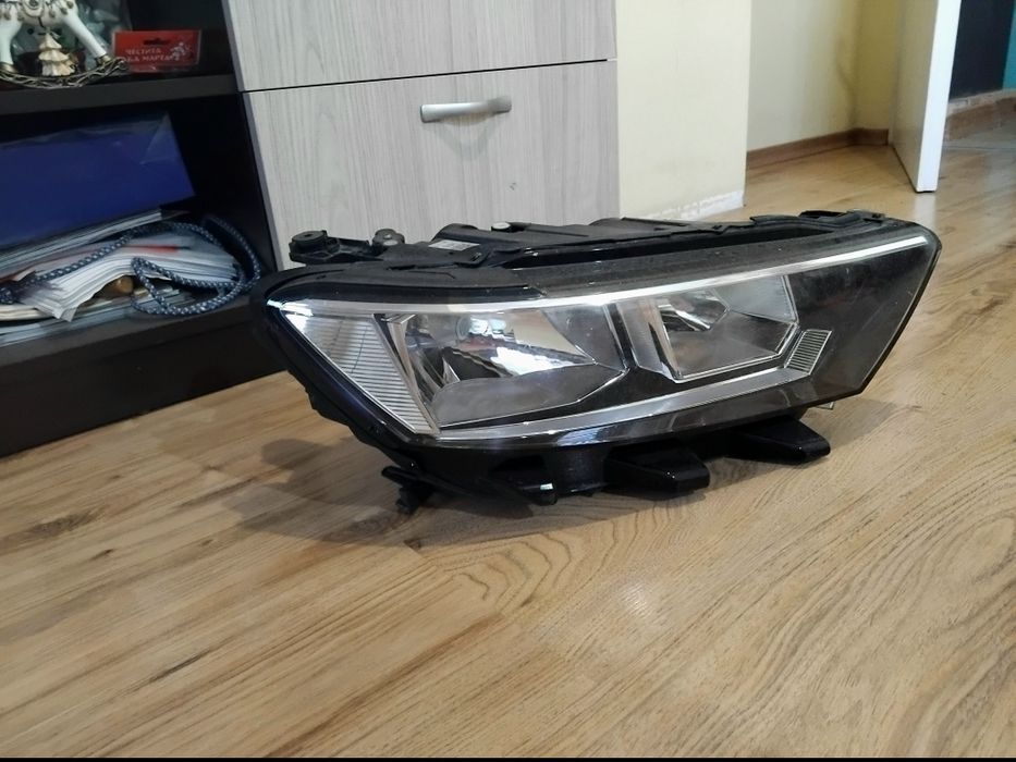 Оригинален десен фар за VW T-Roc (2017+) - Valeo