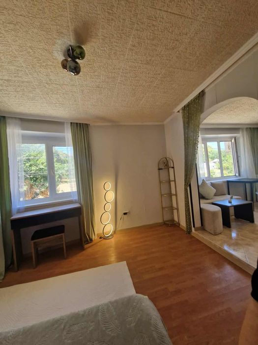 Дава се под наем Двустаен апартамент в Варна, м-т Траката - 40 кв.м за 449 € - Снимка #3