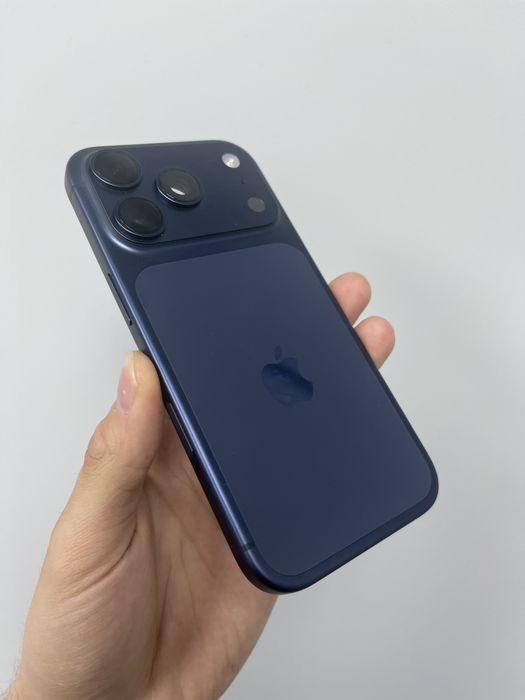 Apple iPhone 17 pro (костанай 1022) лот 124/1097