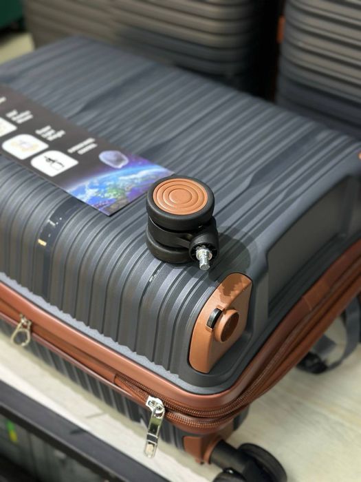 Скидка на большой чемодан из полипропилена