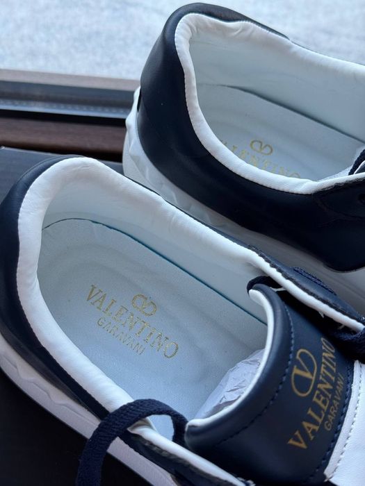 Продажа стильной мужской обуви . Valentino  размеры 40-44