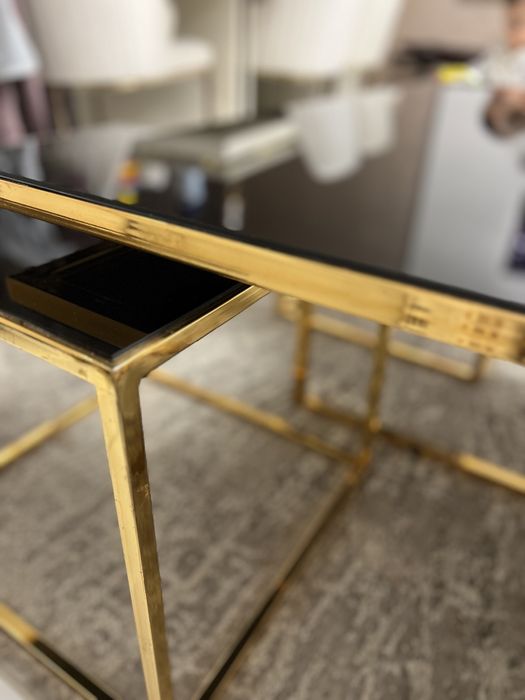 продаване! Маса за хол