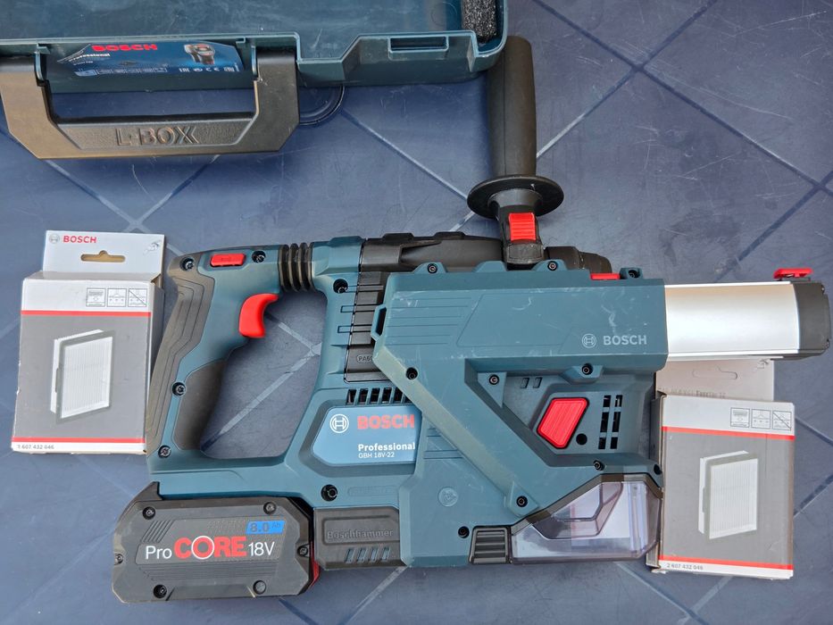 Комплект BOSCH Professional – детектор, винтоверт и перфоратор