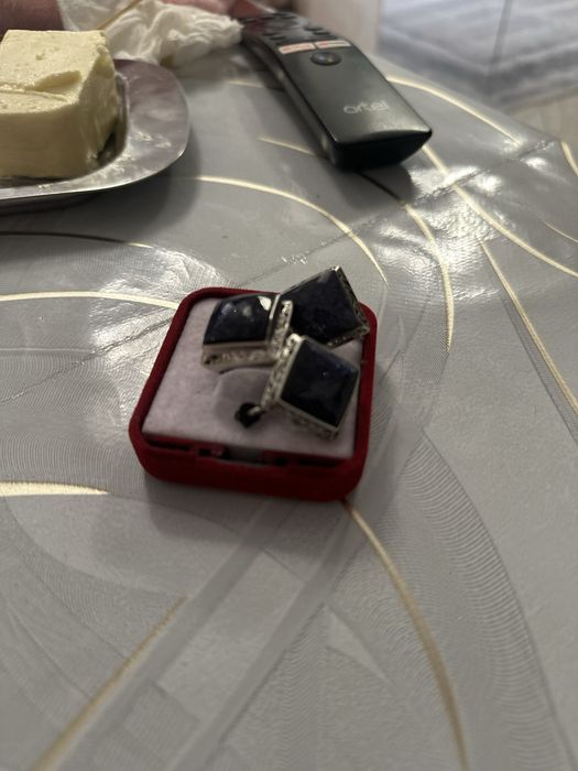 Продам серебрянный комплект