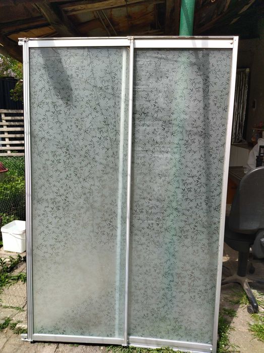 душ кабина демонтирана