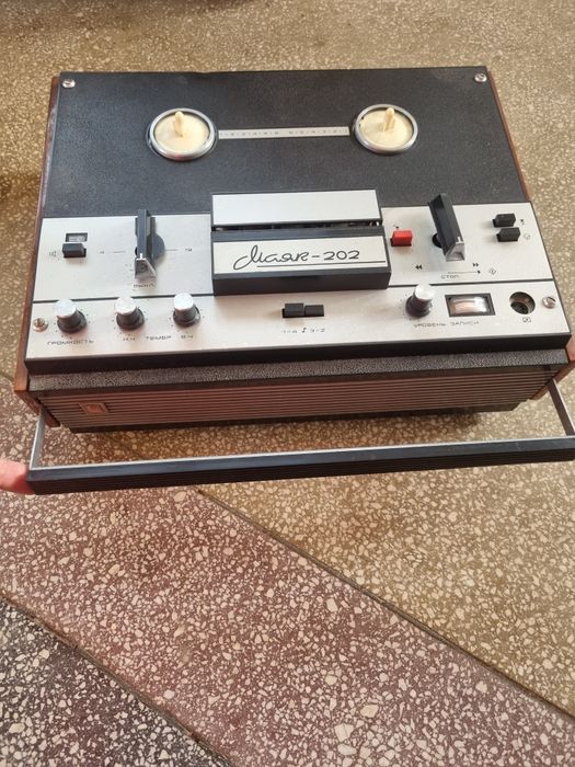 Magnetofon Maiak -202.   Pentru colectionari