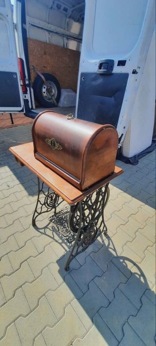 Mașină de cusut Singer