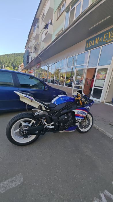 Yamaha r1 Big bang rn22