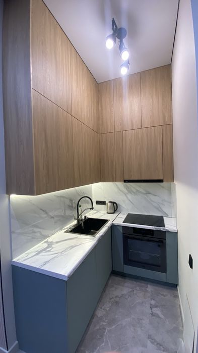 Кухонный гарнитур,шкаф,тв зона