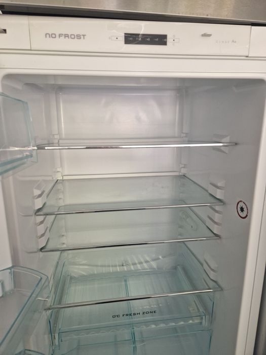 Хладилник с фризер Point A++ No frost