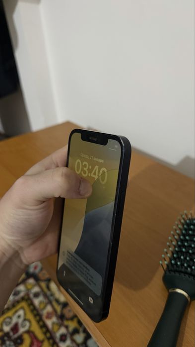 Продам iPhone 12