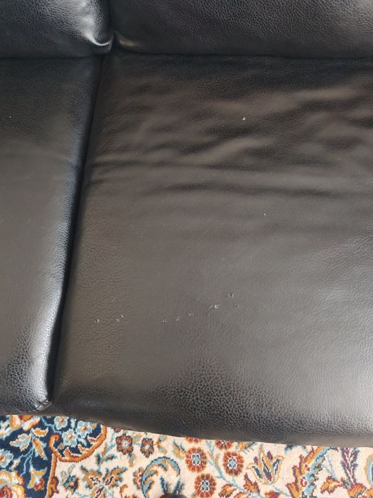 Диван кожаный...