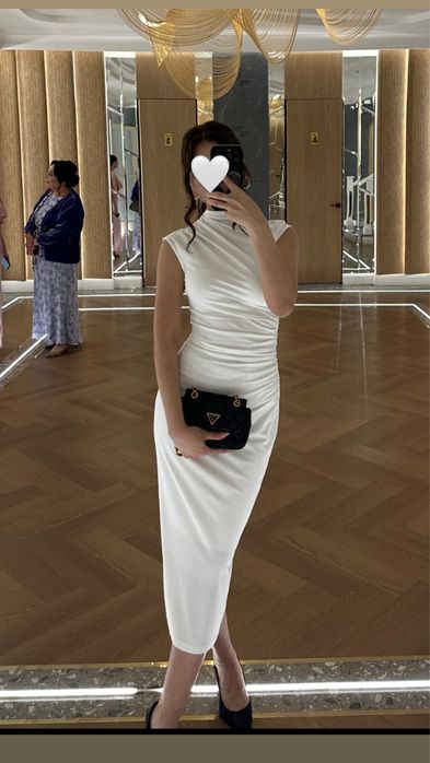 Продается платье облегающее