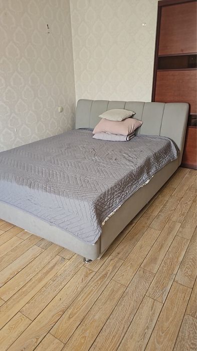 Продам спальный гарнитур