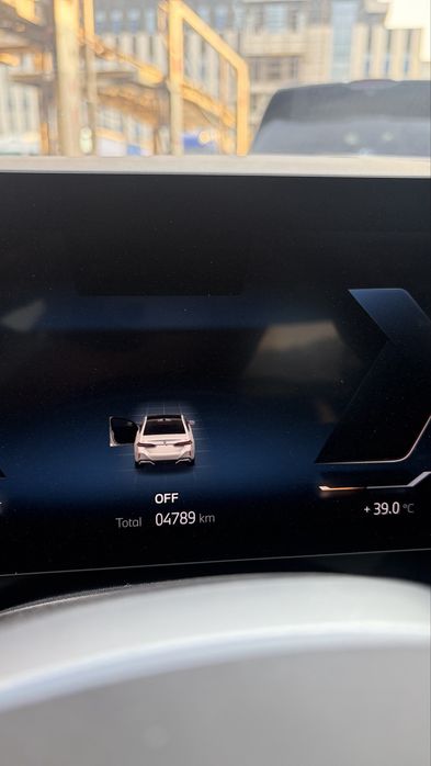 BMW i5 40L 4 oy 2025 yil
