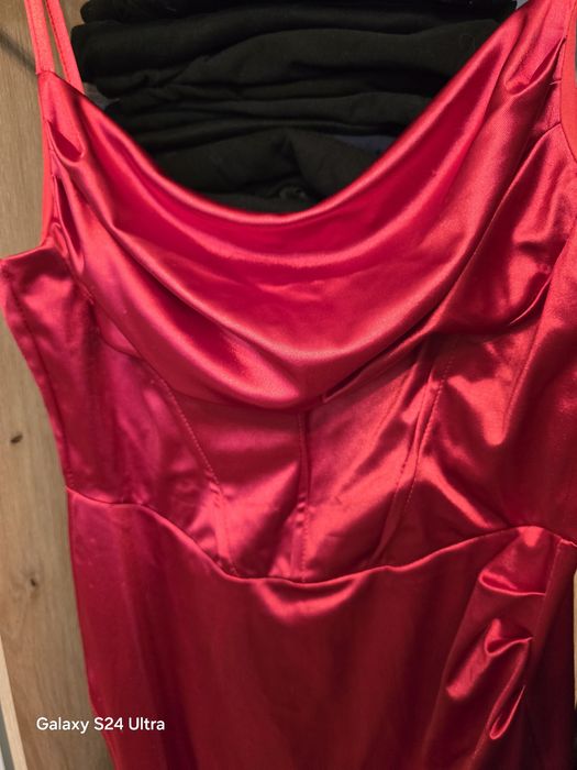 Червена дълга рокля Wall G