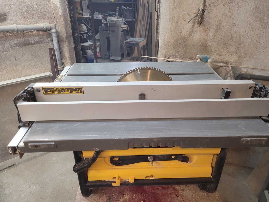 circular de banc DeWalt