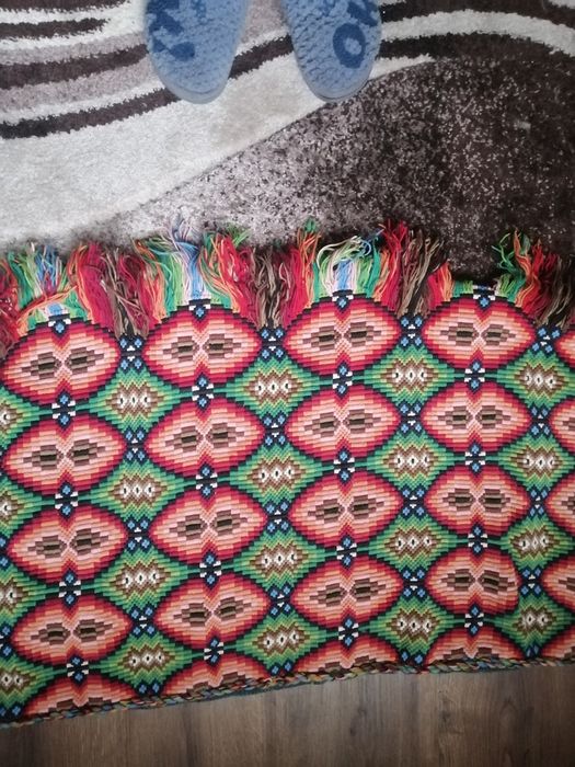 Продавам ковьори