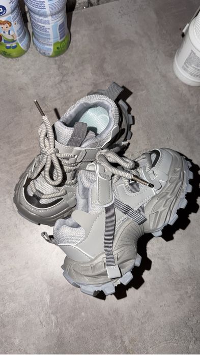 Кроссовки детские