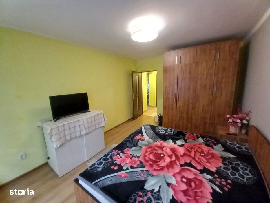 Apartament 3 camere, 64 mp, zona Sasar