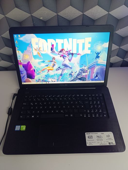 Laptop gaming asus 17.3 inch Intel i5 7500 cu nvidia 940mx