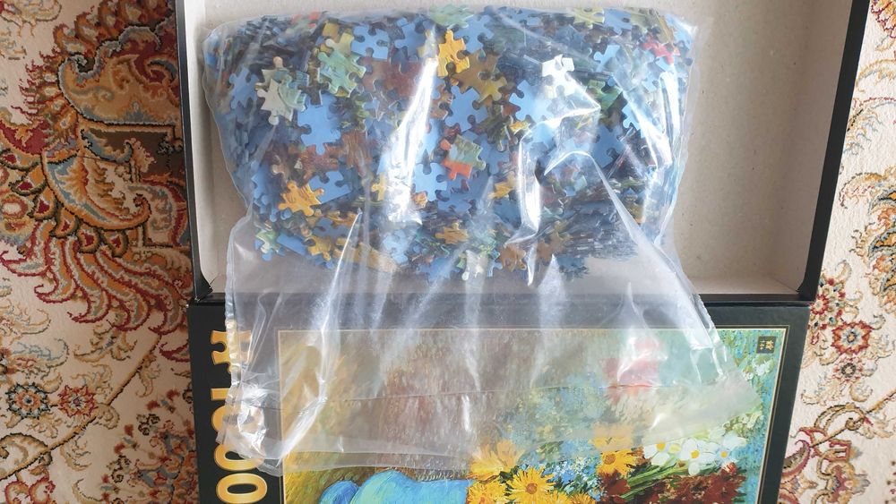 Puzzle 1000 piese Vincent van Gogh - Flowers in a blue vase