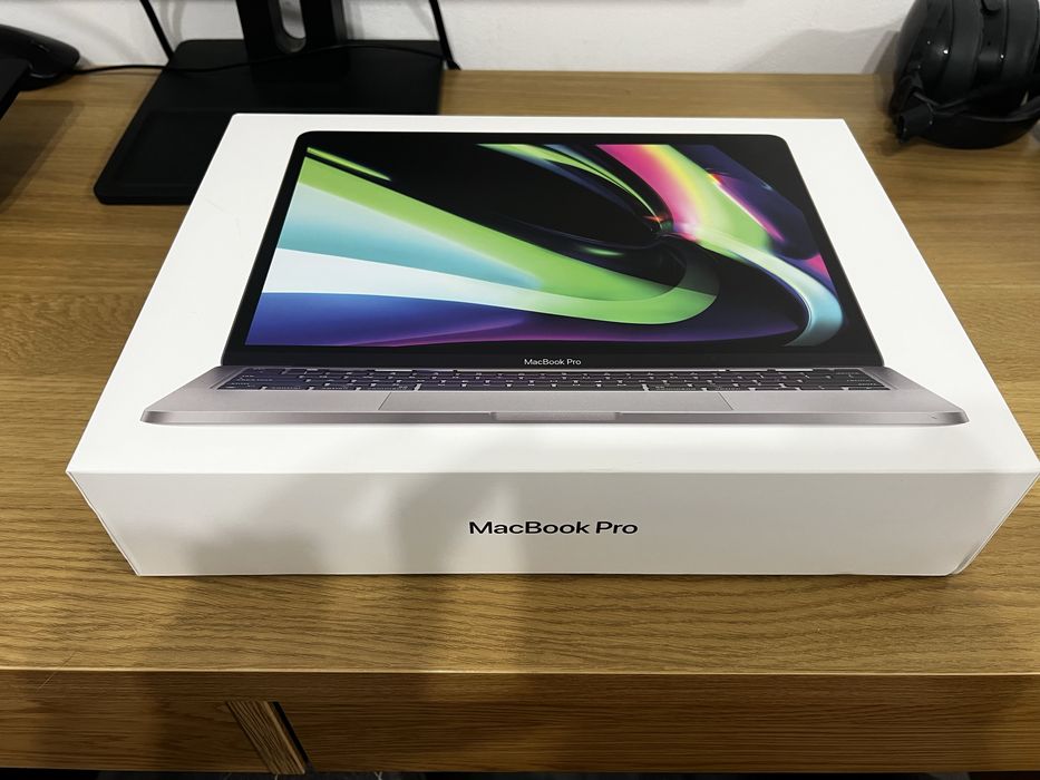 MacBook Pro 13” 2020 – M1, 8GB RAM, 256GB SSD – Stare excelentă