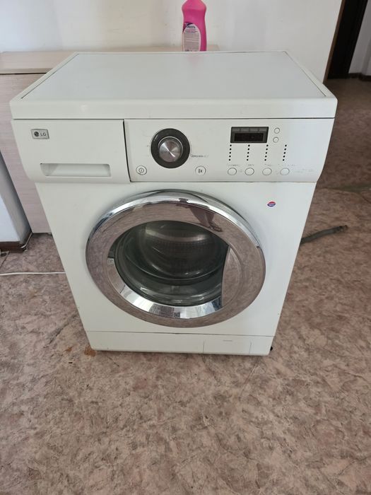 Продаем 2 стиралки  самсунг 30000, LG 10000