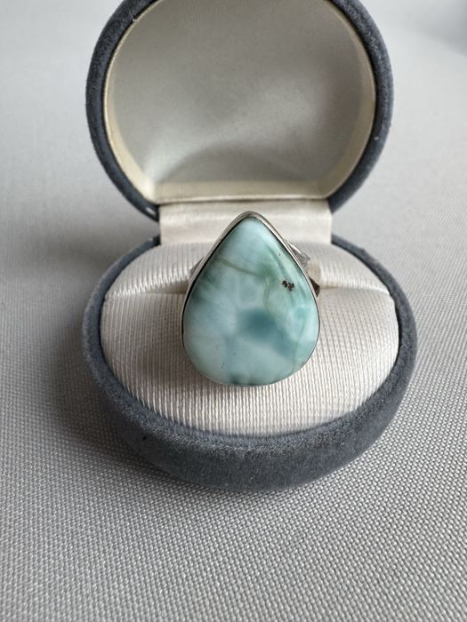 Inel din argint si larimar