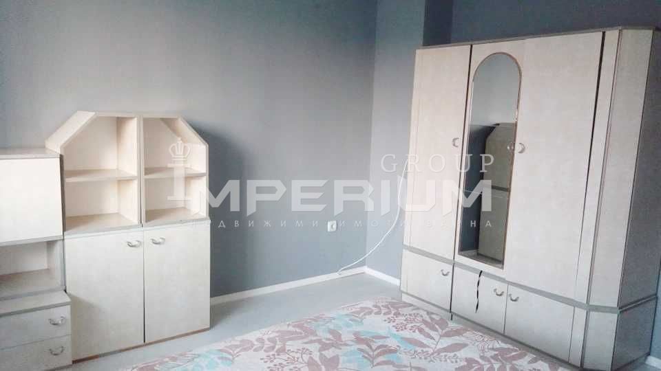 Тристаен апартамент под наем в района на кв. Левкси, гр. Варна