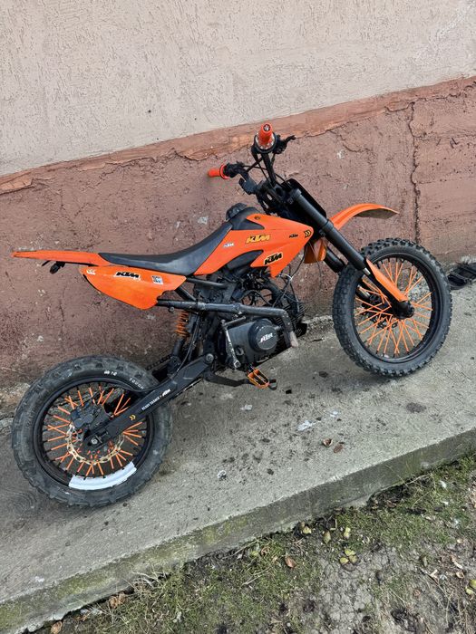 Vand sau schimb cross 125cc