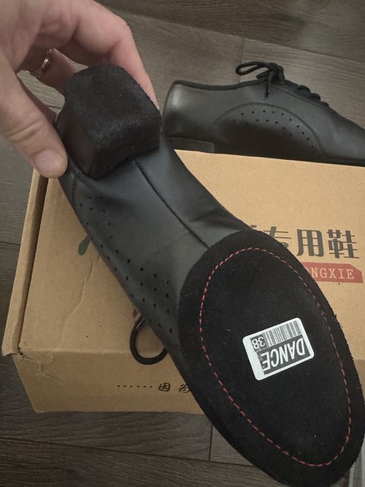 Pantofi dans baieti marimea 38