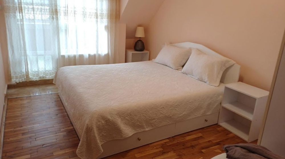 Дава се под наем Двустаен апартамент в Пловдив, Център - 64 кв.м за 400 € - Снимка #2