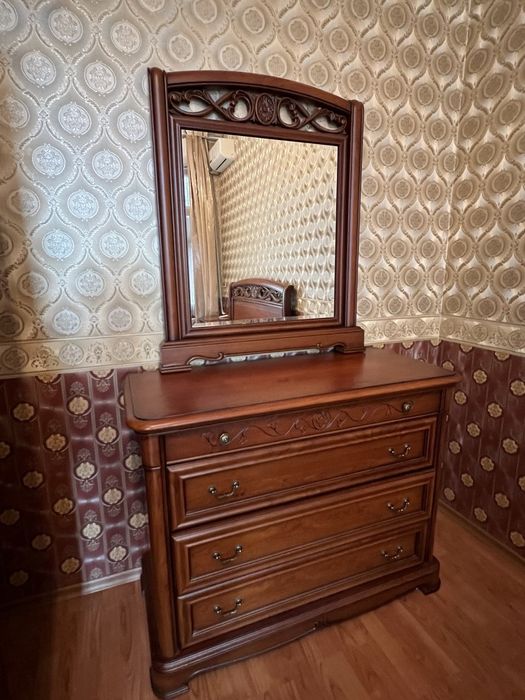 Спальный гарнитур китайский в отличном состоянии