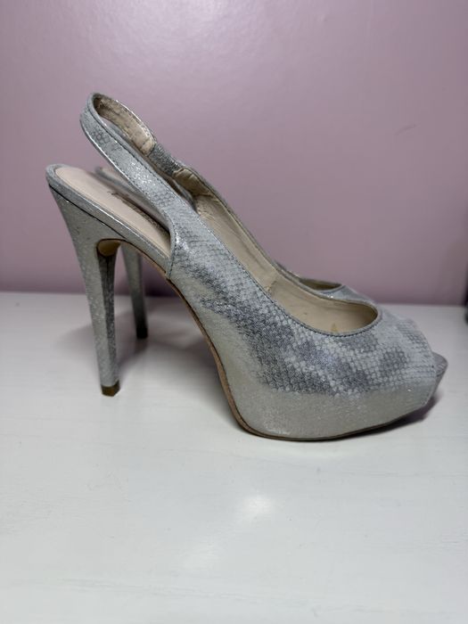 Каблуки женские GUESS