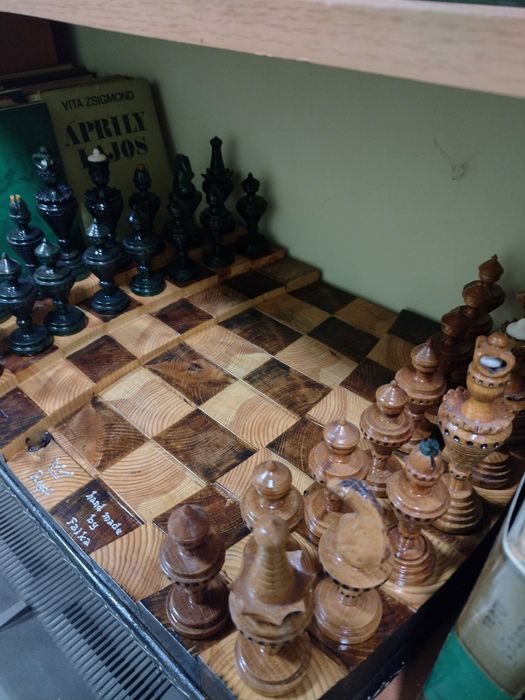 Tabla de sah 3D, din lemn.