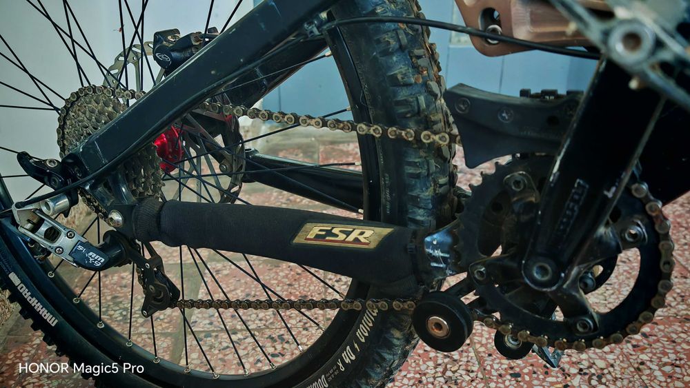 Bicicleta downhill